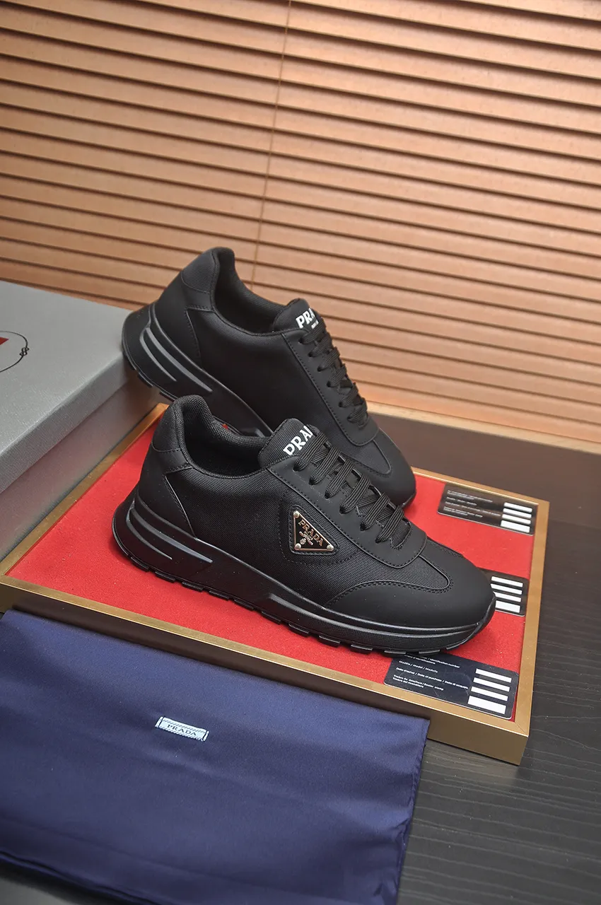 Men's shoes 💰580💶 [PRADA] Top original items, new seasonal styles, high-quality original items, top-grade high-mercerized cowhide combined with original breathable fabric + imported glue, imported stretch fabric inside with original cowhide feet, original thick outsole! Quality guaranteed! Code 38-45 (45 customized)